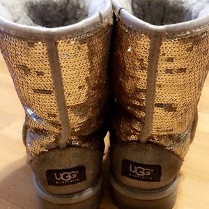 Ladies gold glitter Uggs